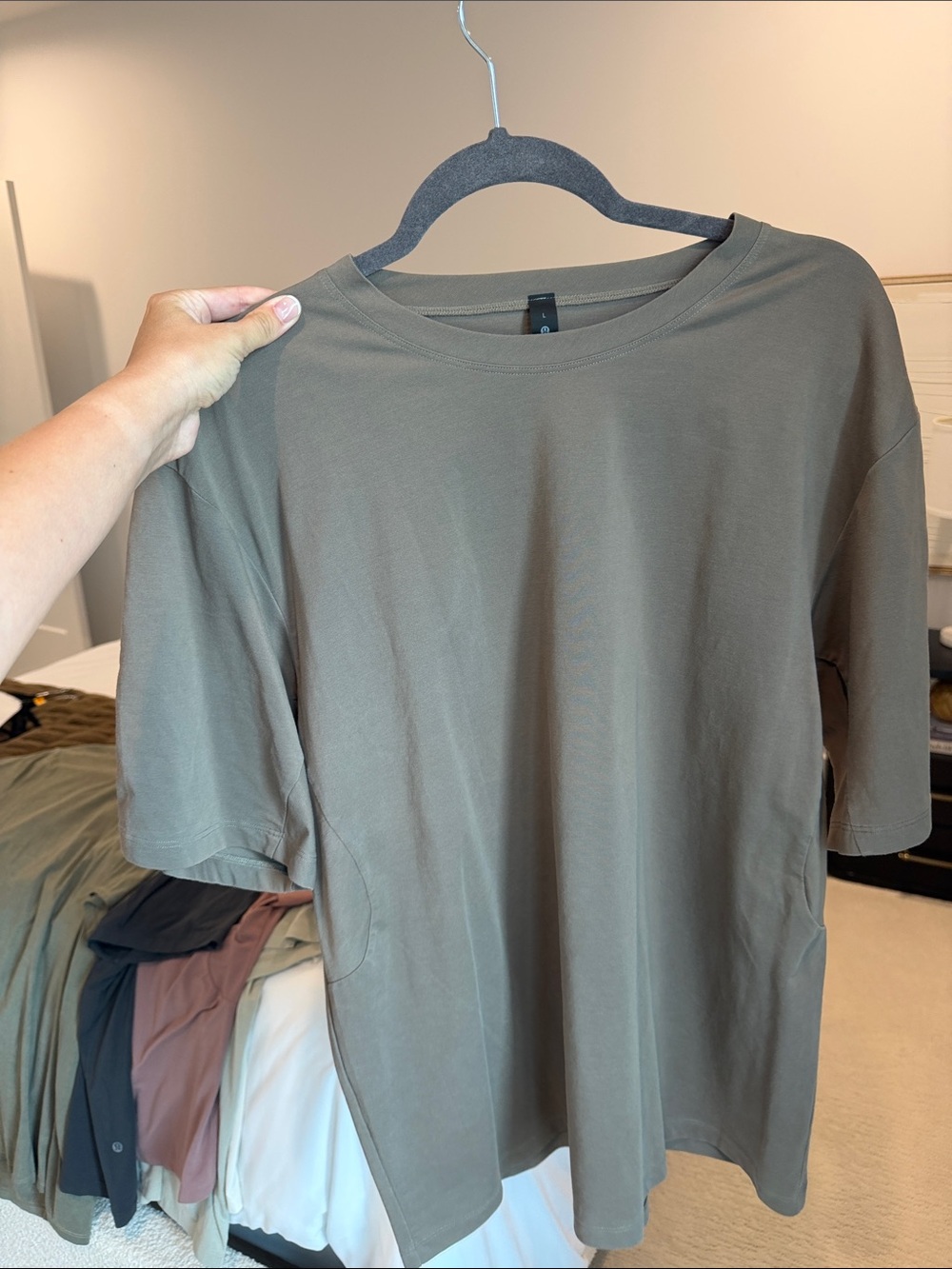 Classic Men's Crew Neck T-Shirt in taupe